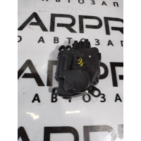 Привод заслонки отопителя