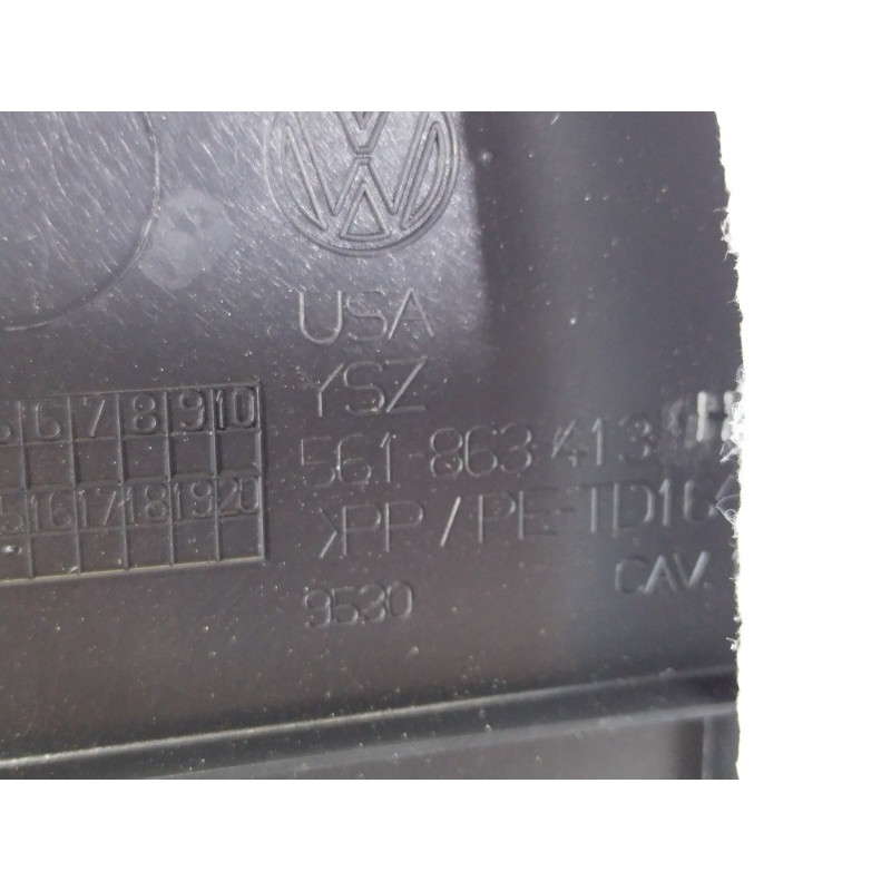 Задняя полка (салон) Volkswagen Passat B8 2016 1.8 561863413h