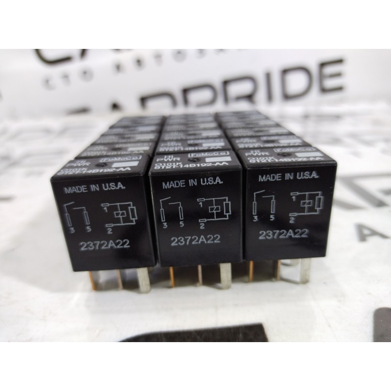 Реле (электрика) Ford Fusion MK5 8t2t14b192aa