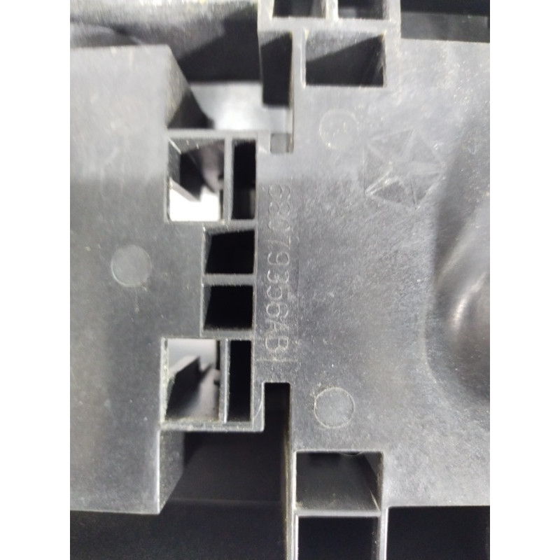 Кронштейн блока предохранителей (кузов и элементы) Dodge Journey SXT 2014 3.6 68079356ab