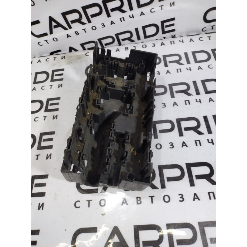 Кронштейн блока предохранителей (кузов и элементы) Dodge Journey SXT 2014 3.6 68079356ab