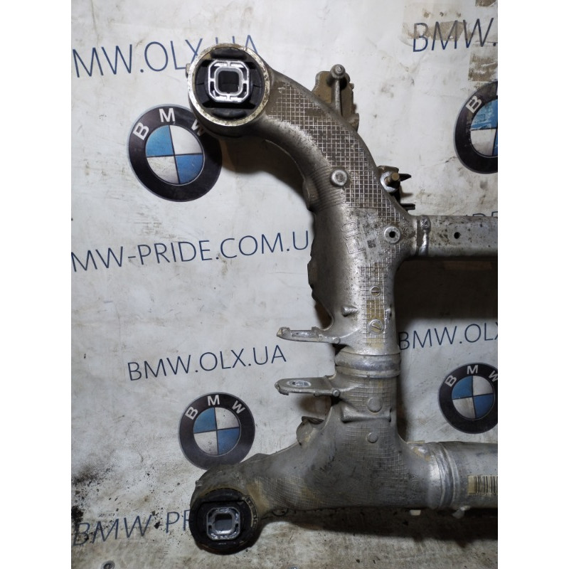 Подрамник (подвеска) BMW 5-series F10 2011 N63B44 33316799103