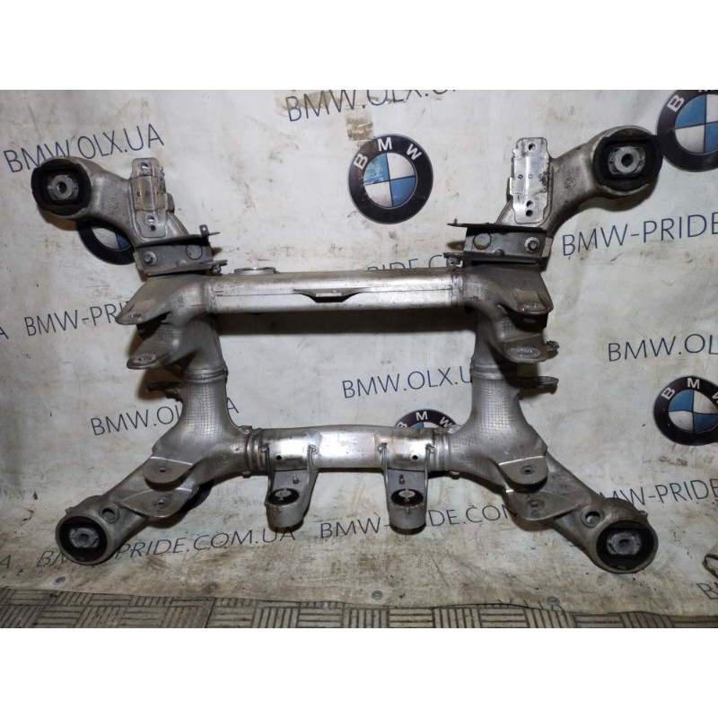 Подрамник (подвеска) BMW 5-series F10 2011 N63B44 33316799103