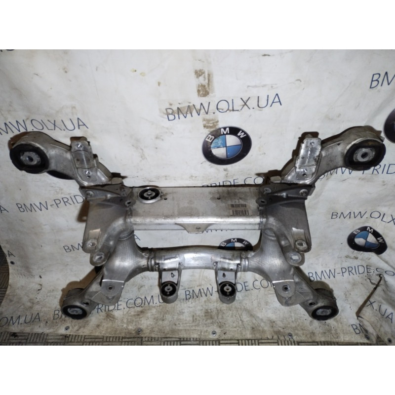 Подрамник (подвеска) BMW 5-series F10 2011 N63B44 33316799103