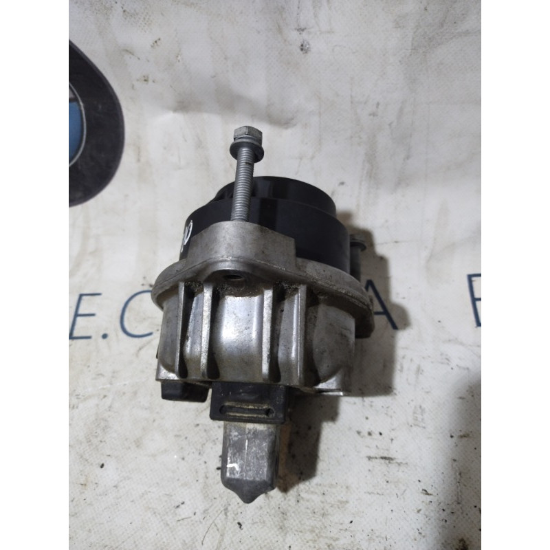 Подушка двигателя (двигатель и элементы) BMW 5-series F10 2011 N63B44 22116777373