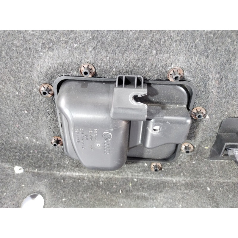 Обшивка кришки багажника (салон) Audi A6 C6 4f5867975c