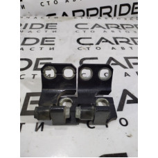 Петля двери