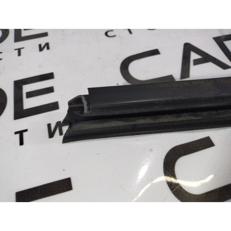 Молдинг двери внешний (кузов и элементы) Dodge Journey SXT 2014 3.6 05076877ac