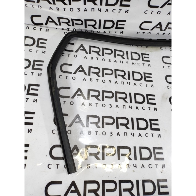 Уплотнитель (кузов и элементы) Dodge Journey SXT 2014 3.6 05076873ad