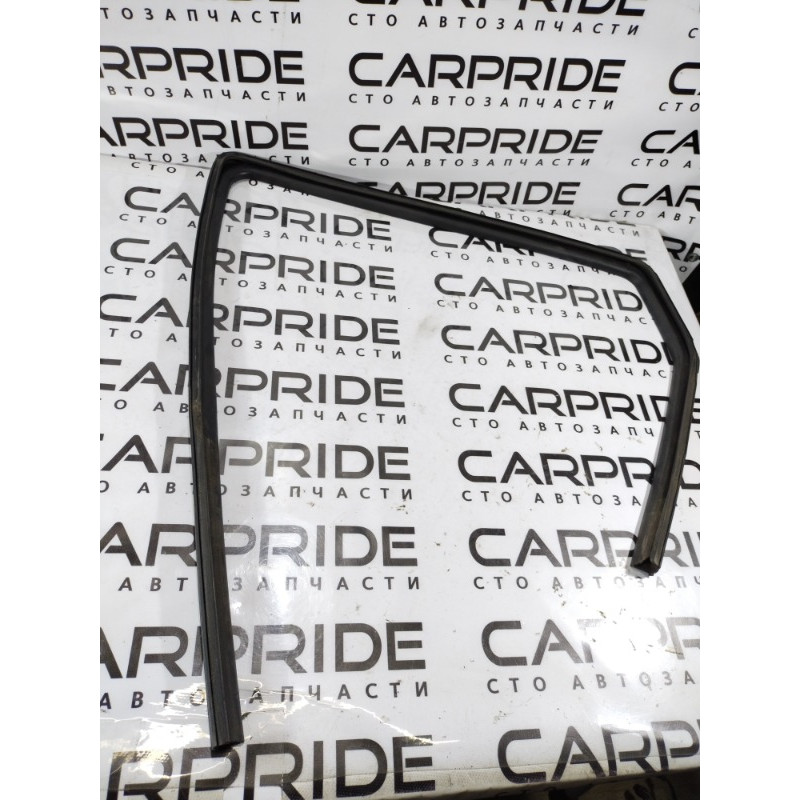 Уплотнитель (кузов и элементы) Dodge Journey SXT 2014 3.6 05076873ad