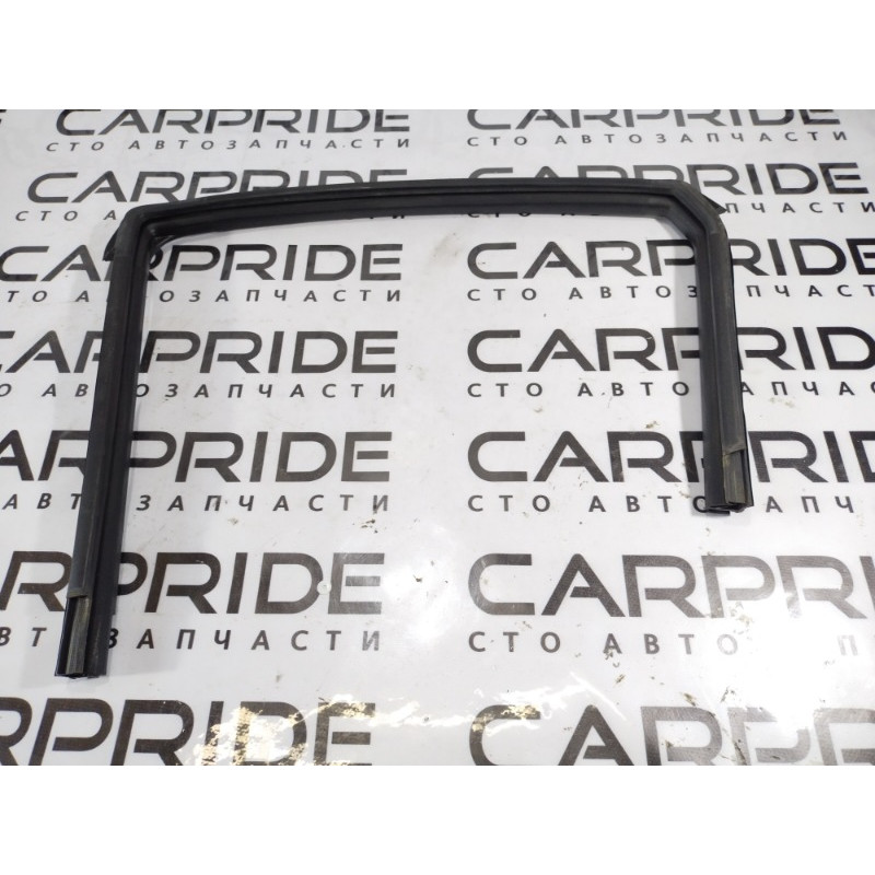 Уплотнитель проема двери (кузов и элементы) Nissan Juke F15 2011 1.6 823311KA0A