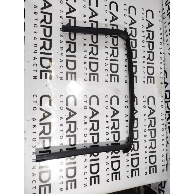 Уплотнитель проема двери (кузов и элементы) Nissan Juke F15 2011 1.6 823311KA0A