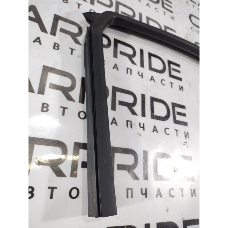 Уплотнитель проема двери (кузов и элементы) Nissan Juke F15 2011 1.6 823311KA0A