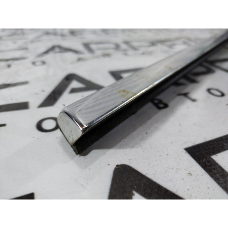 Молдинг двери внешний (кузов и элементы) Volkswagen Touareg 7L 2004 3.2 7L6839475E