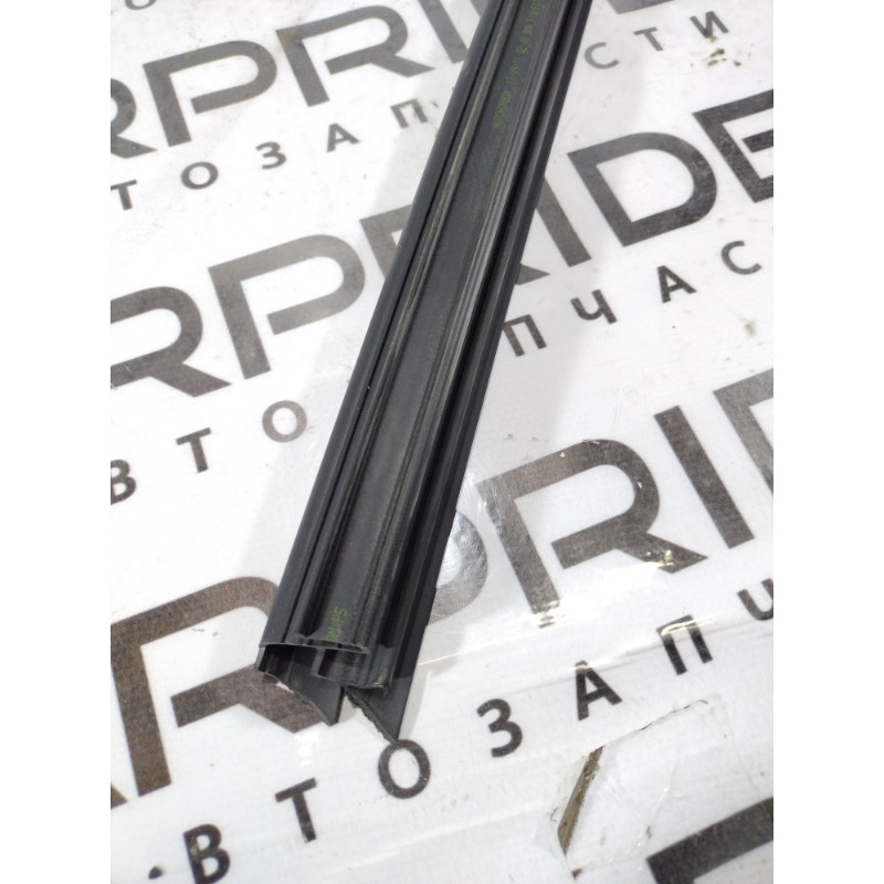 Молдинг стекла внутренний (наружные элементы кузова) BMW 5-series F10 2013 N63B44 51357182289