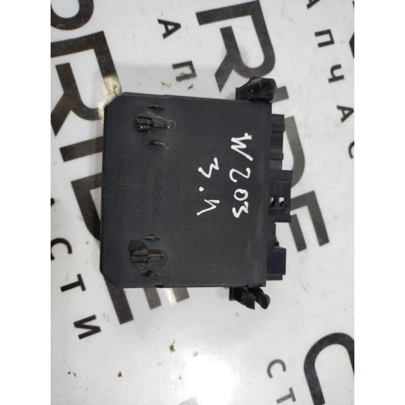 Блок управления дверьми (электрика / блок управления) Mercedes-Benz C-class W203 1.8 M111.951 a2038206526