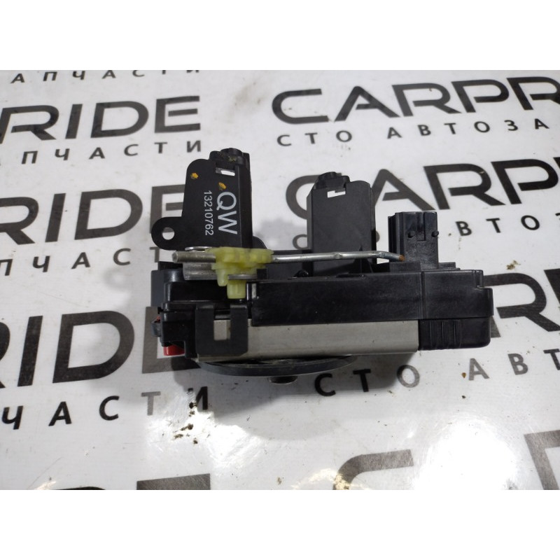 Замок двери (кузов и элементы) Opel SIGNUM 1 2006 2.2 YH 13210762