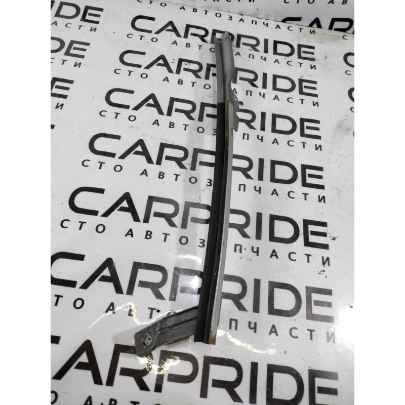 Направляющая стекла двери (кузов и элементы) Nissan Juke F15 2011 1.6 823871KA0A