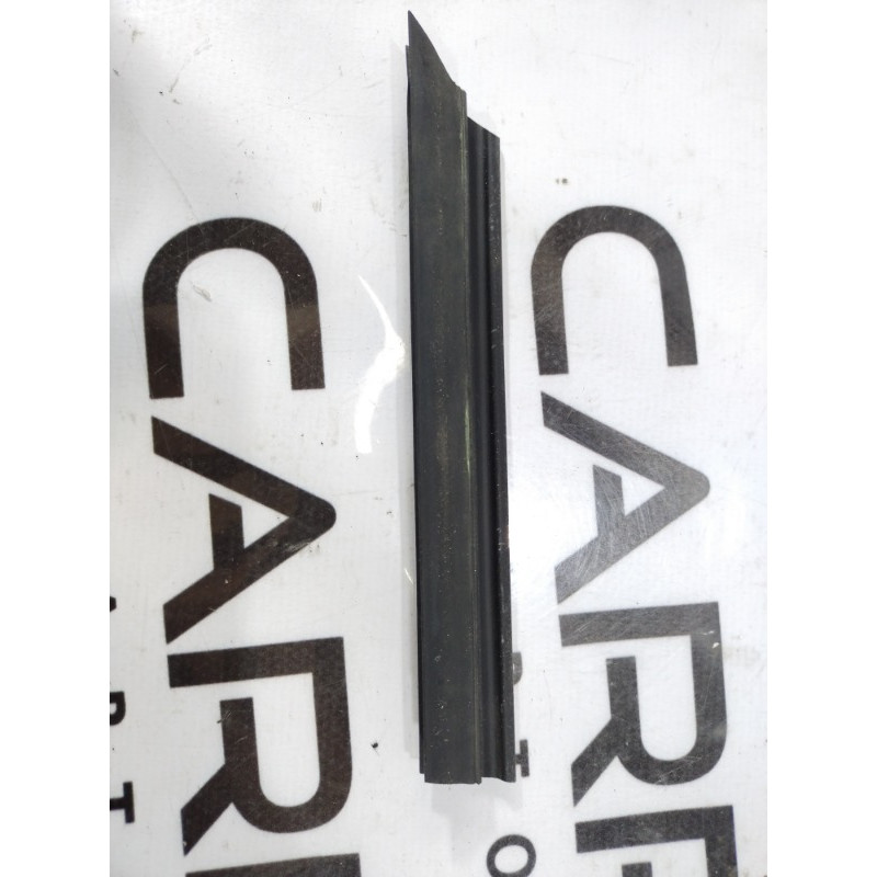 Уплотнитель проема двери (кузов и элементы) BMW 3-series E90 2006 N46B20 51357136139