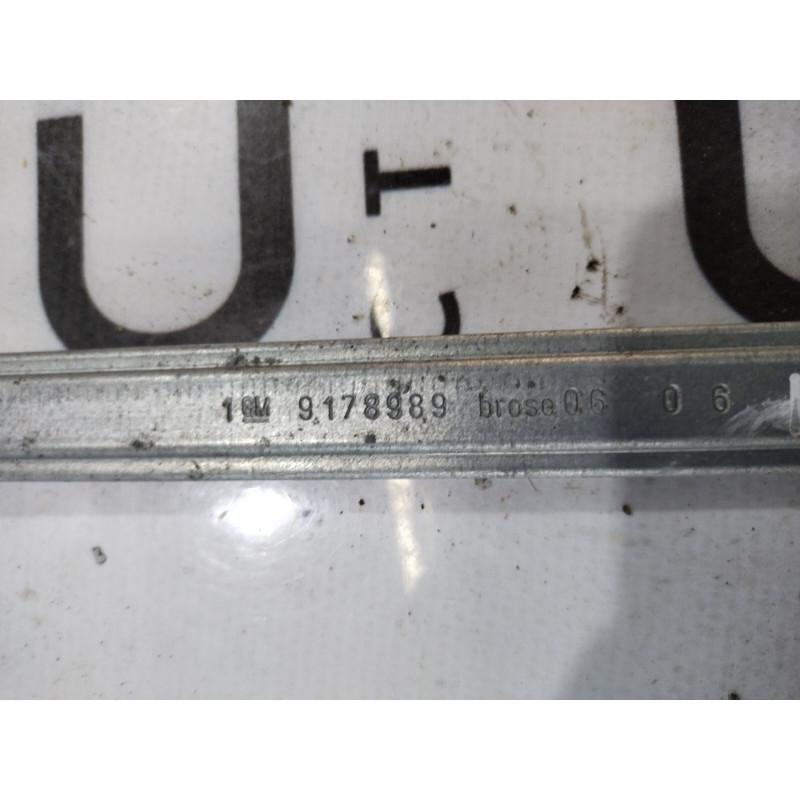 Направляющая стекла двери (кузов и элементы) Opel SIGNUM 1 2006 2.2 YH 9178989