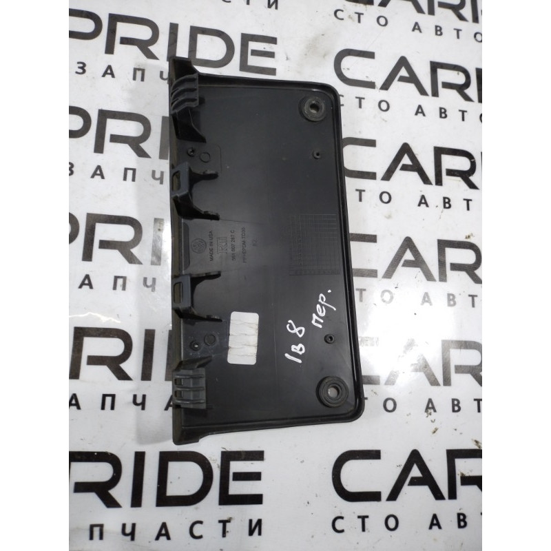 Площадка номерного знака (кузов и элементы) Volkswagen Passat B8 2016 1.8 561807287
