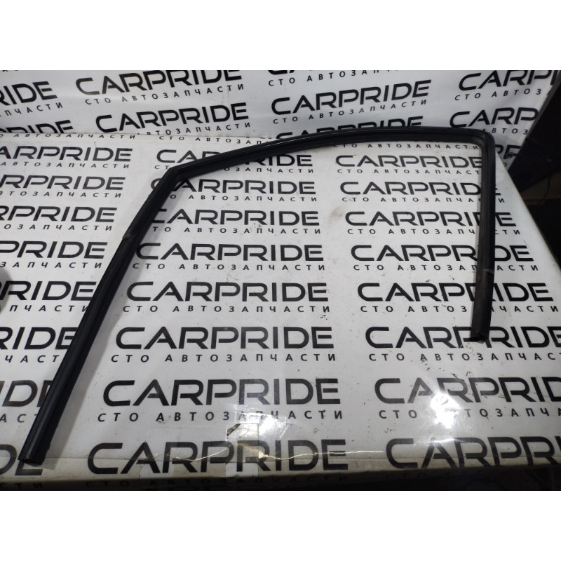 Уплотнитель проема двери (кузов и элементы) Hyundai Santa Fe CM 2009 2.2 CRDI 825302B000