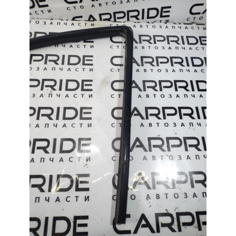 Уплотнитель проема двери (кузов и элементы) Hyundai Santa Fe CM 2009 2.2 CRDI 825302B000