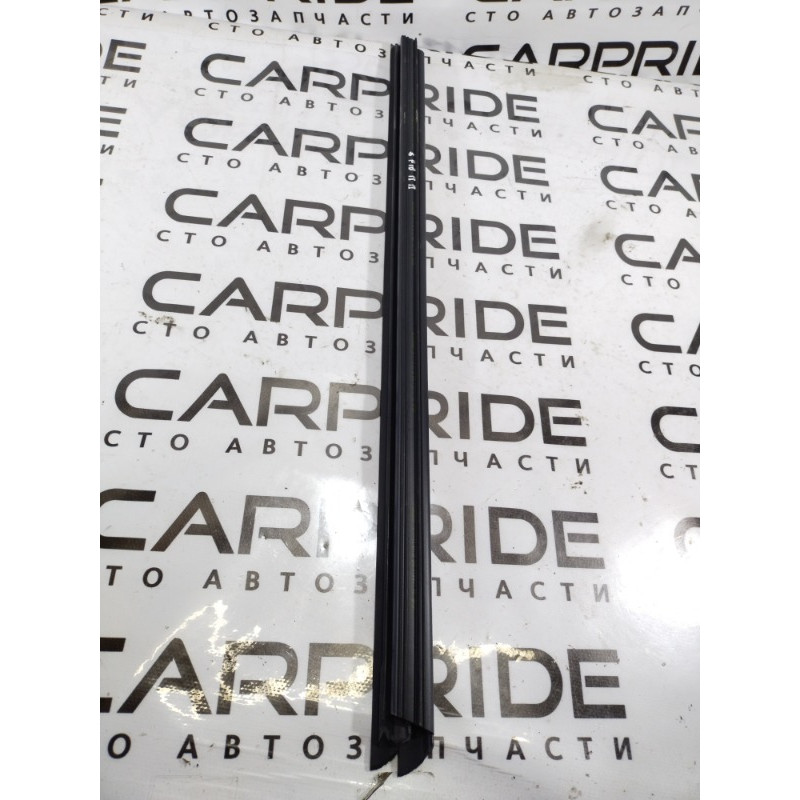 Молдинг стекла внутренний (наружные элементы кузова) BMW 5-series F10 2011 N63B44 51337182278