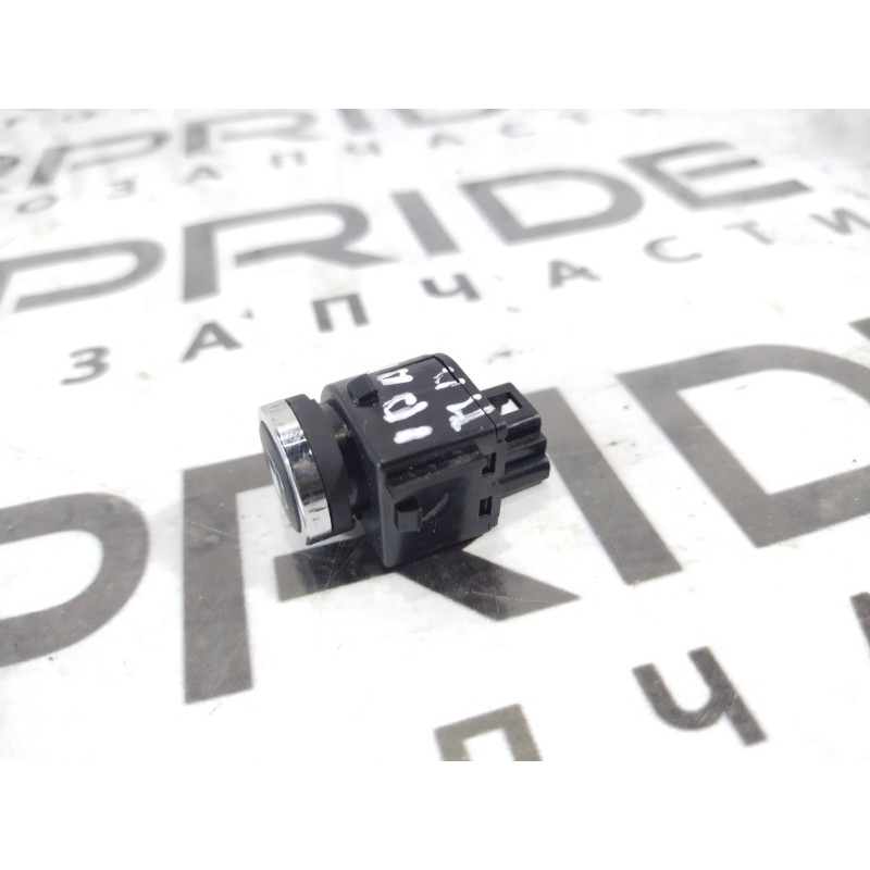 Кнопка открытия лючка топливного бака (электрика / кнопки) Dodge Dart PF 2014 2.4 68141862aa