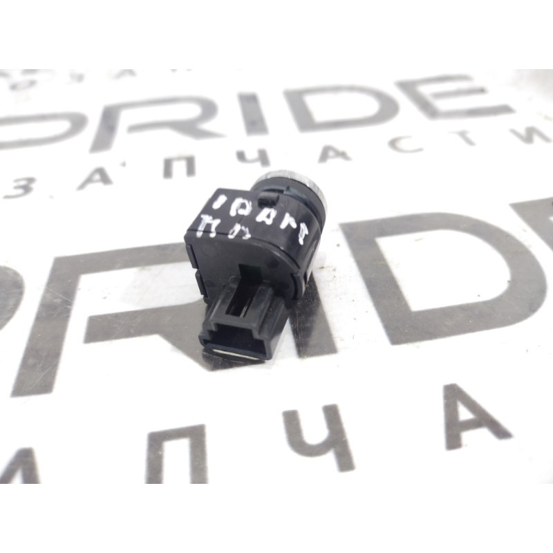 Кнопка открытия лючка топливного бака (электрика / кнопки) Dodge Dart PF 2014 2.4 68141862aa