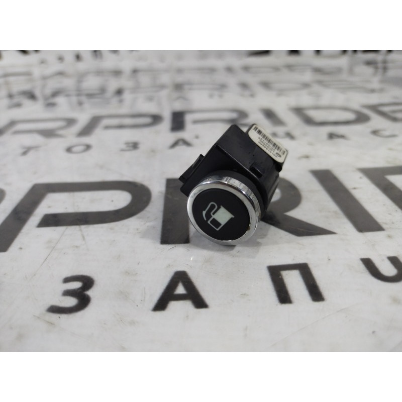 Кнопка открытия лючка топливного бака (электрика / кнопки) Dodge Dart PF 2014 2.4 68141862aa