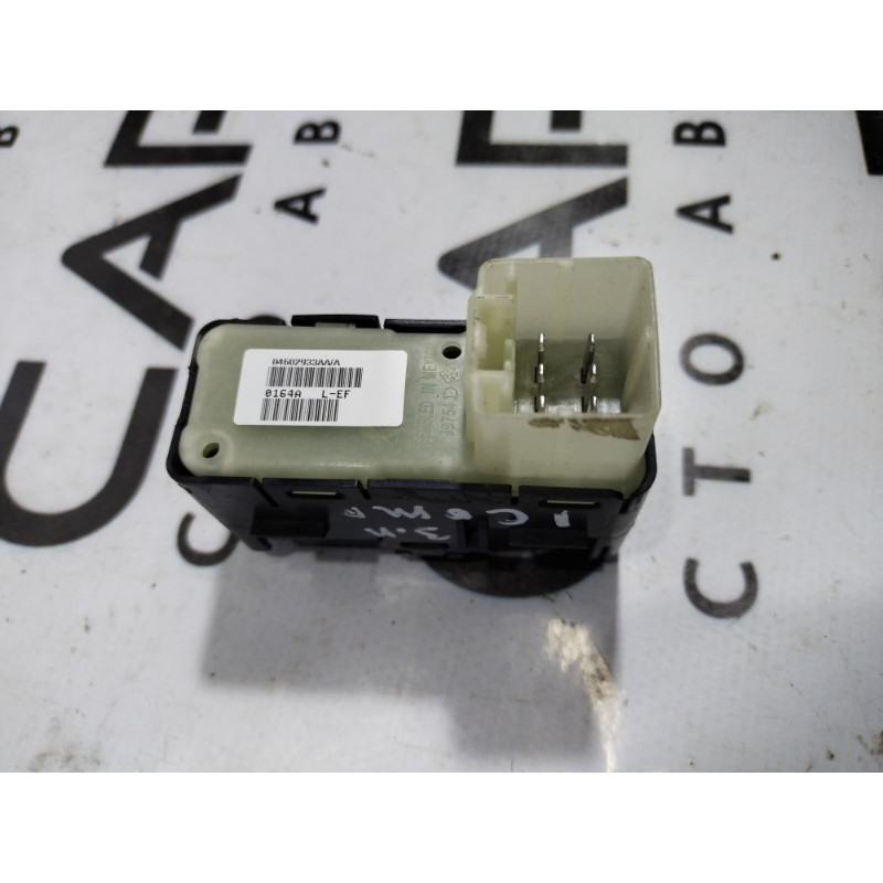 Кнопка стеклоподъемника (электрика / кнопки) Jeep Compass MK49 2014 2.4 04602933aa