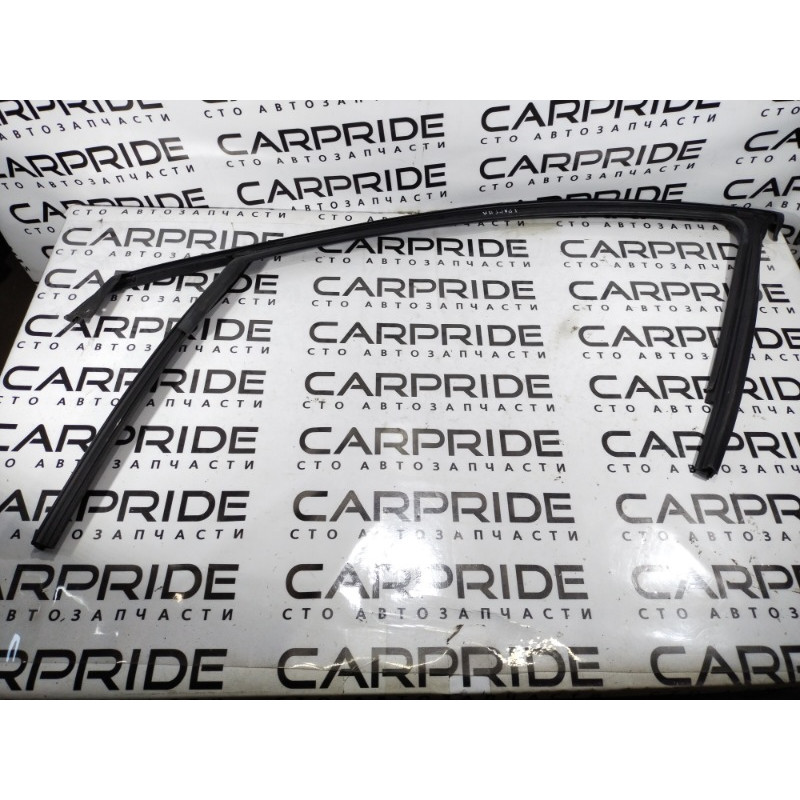 Уплотнитель проема двери (кузов и элементы) Dodge Dart PF 2014 2.4 68082792AF