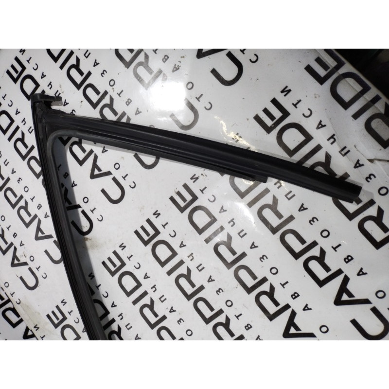 Уплотнитель проема двери (кузов и элементы) Dodge Dart PF 2014 2.4 68082792AF