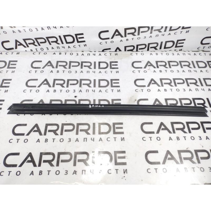 Молдинг стекла внутренний (наружные элементы кузова) BMW 5-series F10 2011 N63B44 51337182277