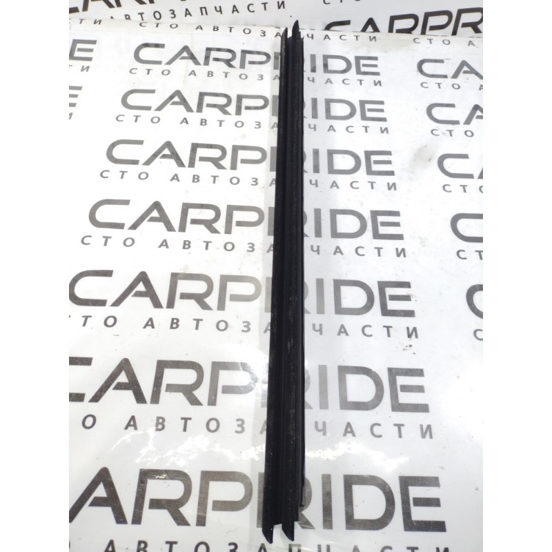 Молдинг стекла внутренний (наружные элементы кузова) Jeep Cherokee KL 2014 2.4 68103096AB