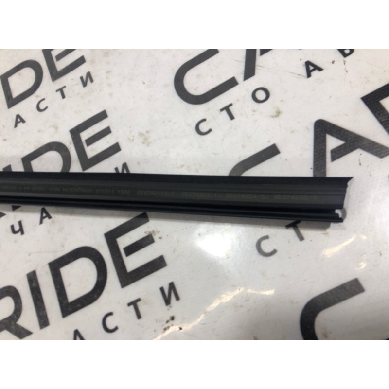 Молдинг стекла внутренний (наружные элементы кузова) Jeep Patriot MK74 2012 2.4 5067762AB