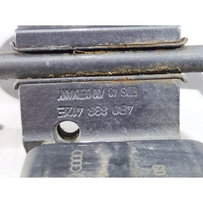 Петля двери (кузов и элементы) AUDI A6 C5 2001 2.5 AKE 4b0833412e