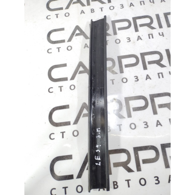 Молдинг стекла внутренний (наружные элементы кузова) BMW 5-series E34 1994 M50B25 51341946958