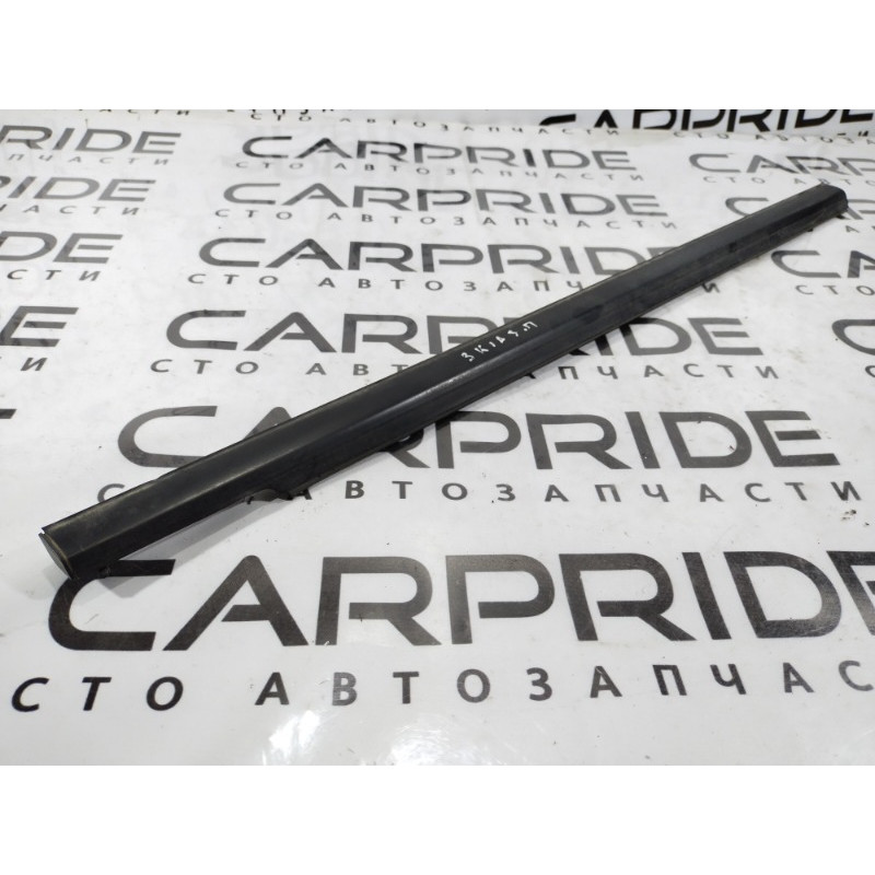 Молдинг стекла (кузов и элементы) KIA Sorento BL 2005 2.5 CRDI 832203E000