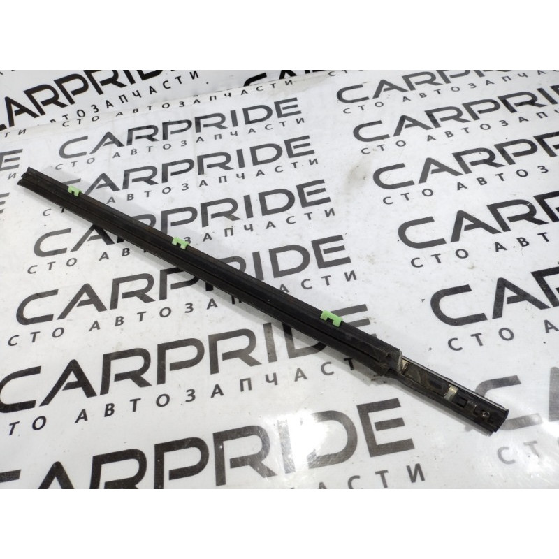 Молдинг стекла (кузов и элементы) KIA Sorento BL 2005 2.5 CRDI 832203E000