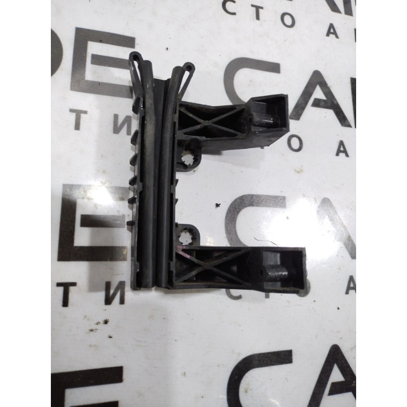 Направляюча скла дверей (кузов і елементи) Dodge Journey SXT 2014 3.6 68043892AA