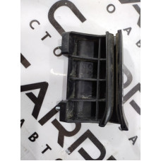 Направляющая стекла двери