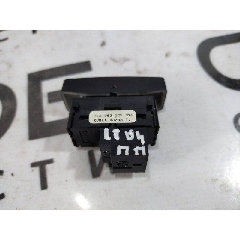 Кнопка блокировки центрального замка (электрика / кнопки) Volkswagen Touareg 7L 2004 3.2 7l6962125