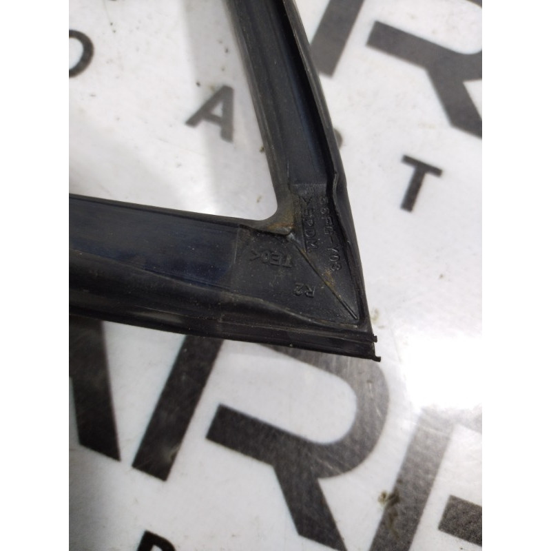 Уплотнитель проема двери (кузов и элементы) Mazda 6 GG 2007 2.0 RF7J