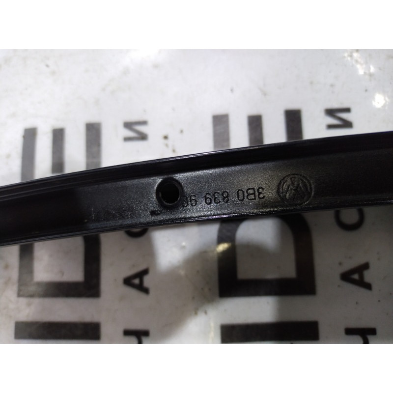 Бічна накладка двері (кузов і елементи) Volkswagen Passat B5 2000 2.5 3b0839902