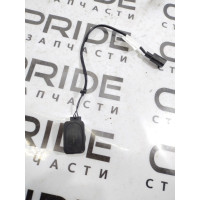 Кнопка открывания крышки багажника