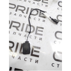 Кнопка открывания крышки багажника