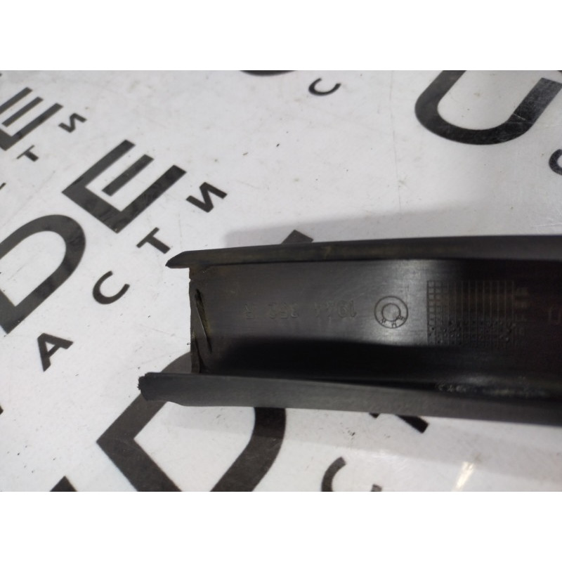 Молдинг стекла внутренний (наружные элементы кузова) BMW 5-series E34 51341946946