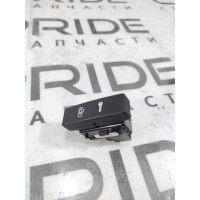 Кнопка блокировки центрального замка